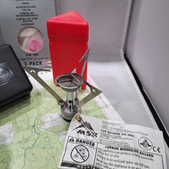 PRIMUS & MSR - Backpacking Lantern and Stove - Picture 3 of 7